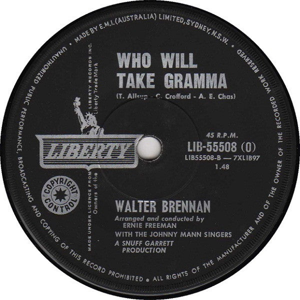 Walter Brennan : Mama Sang A Song (7", Single)