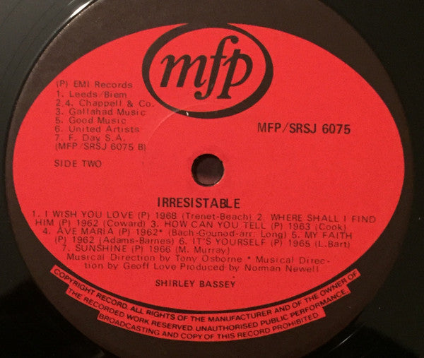 Shirley Bassey : Irresistible (LP, Comp)
