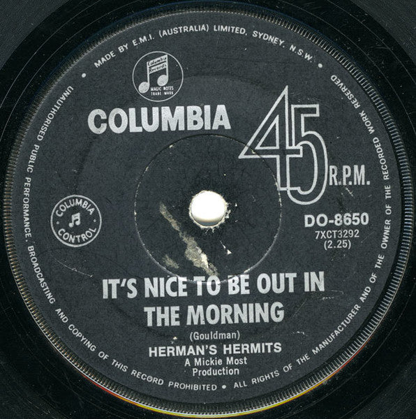 Herman's Hermits : Something's Happening / It's Nice To Be Out In The Morning (7", Single)