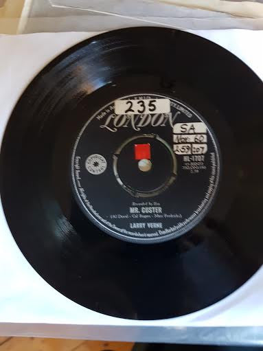 Larry Verne : Mr. Custer (7", Single)