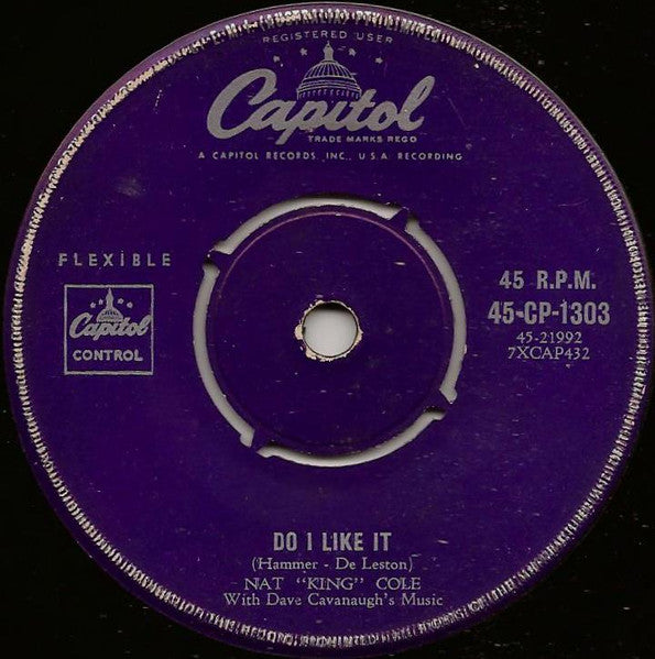 Nat King Cole : Looking Back / Do I Like It (7", Single)