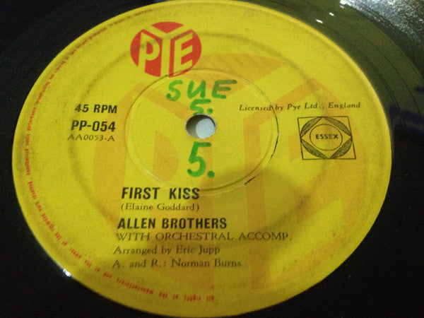 The Allen Brothers* : First Kiss (7", Single)