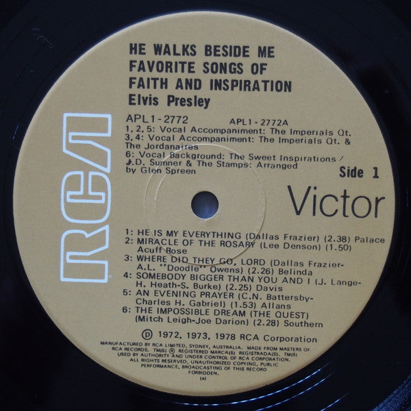 Elvis Presley : He Walks Beside Me (Favorite Songs Of Faith And Inspiration) (LP, Comp)
