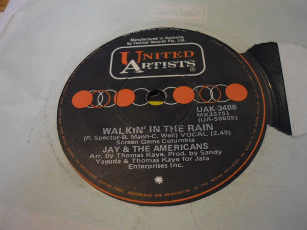 Jay & The Americans : Walkin' In The Rain (7", Single)