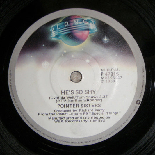 Pointer Sisters : He's So Shy / Movin' On (7", Single)