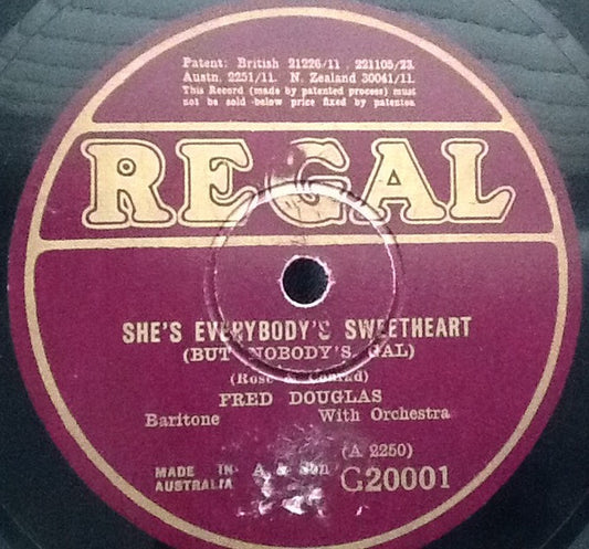 Fred Douglas / Thomas Jackson (5) : She's Everybody's Sweetheart / The Prisoner's Song (Shellac, 10")