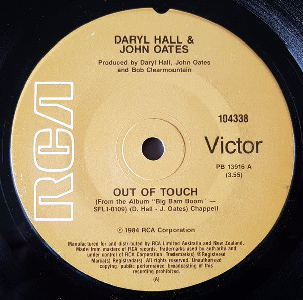 Daryl Hall & John Oates : Out Of Touch (7", Single)