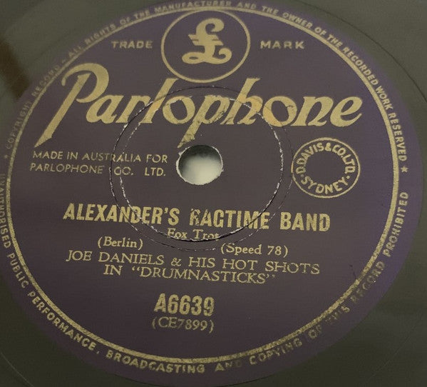 Joe Daniels And His Hot Shots : I Can't Give You Anything But Love, Baby / Alexander's Ragtime Band (Shellac, 10")