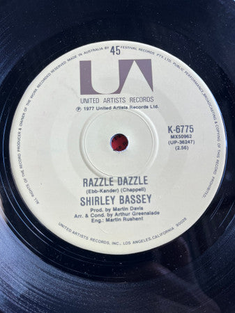 Shirley Bassey : I Let You Let Me Down Again (7", Single)