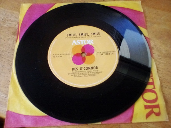 Des O'Conner : Smile Smile Smile (7", Single)