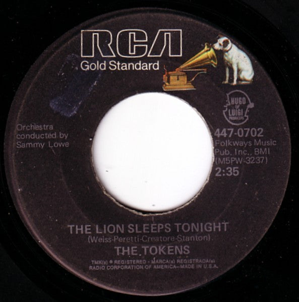 The Tokens : The Lion Sleeps Tonight (7", Single)