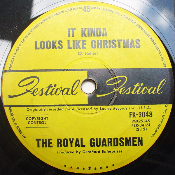 The Royal Guardsmen : Snoopy's Christmas / It Kinda Looks Like Christmas (7")