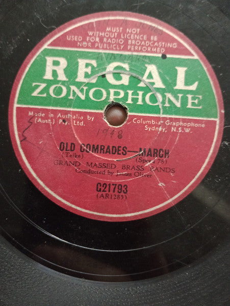 Grand Massed Brass Bands : Old Comrades / The Great Little Army March  (Shellac, 10")