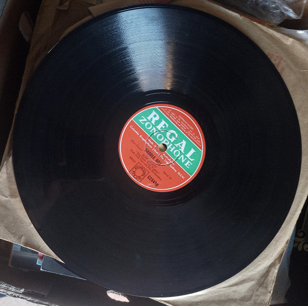 Slim Dusty With Dick Carr And Slim Dusty And His Bushlanders : A Pub With No Beer / Saddle Boy (Shellac, 10")