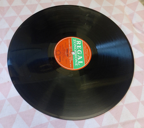 Slim Dusty With Dick Carr And Slim Dusty And His Bushlanders : A Pub With No Beer / Saddle Boy (Shellac, 10")