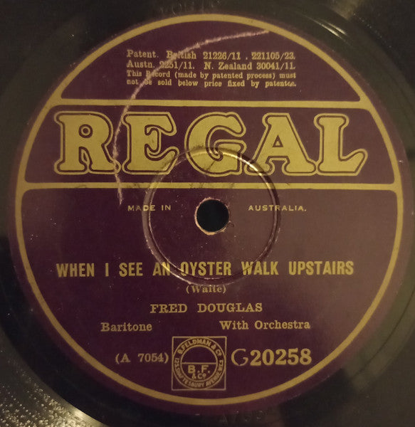 Fred Douglas : C. O. N. S. T. A. N. T. I. N. O. P. L. E. / When I See An Oyster Walk Upstairs  (Shellac, 10")