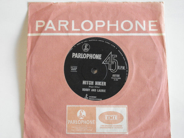 Bobby And Laurie : Hitch Hiker (7", Single)