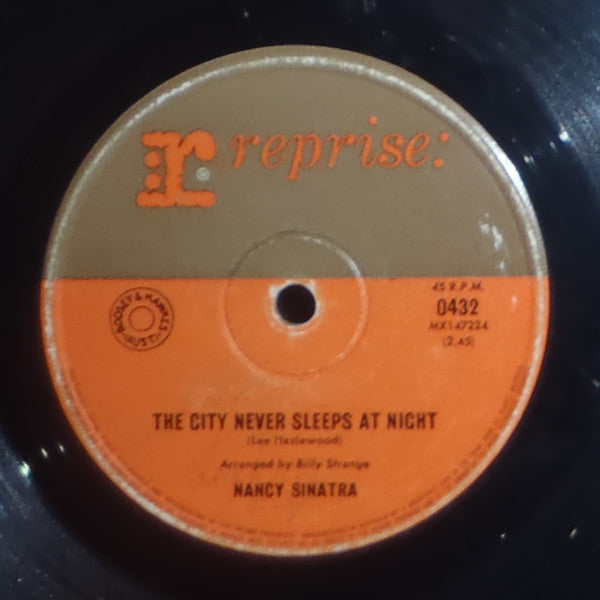Nancy Sinatra : These Boots Are Made For Walkin' (7", Single, RE)
