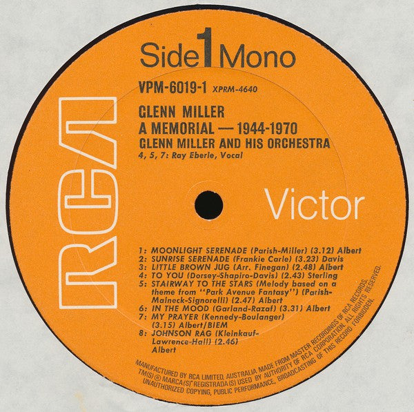 Glenn Miller And His Orchestra : Glenn Miller - A Memorial 1944-1970 (2xLP, Comp, Mono, Gat)