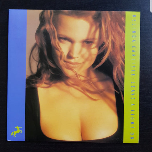 Belinda Carlisle : Leave A Light On (7", Single, Pic)