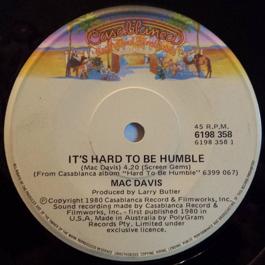 Mac Davis : It's Hard To Be Humble (7", Single)