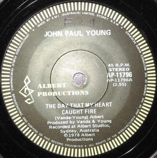 John Paul Young : The Day That My Heart Caught Fire (7", Single)