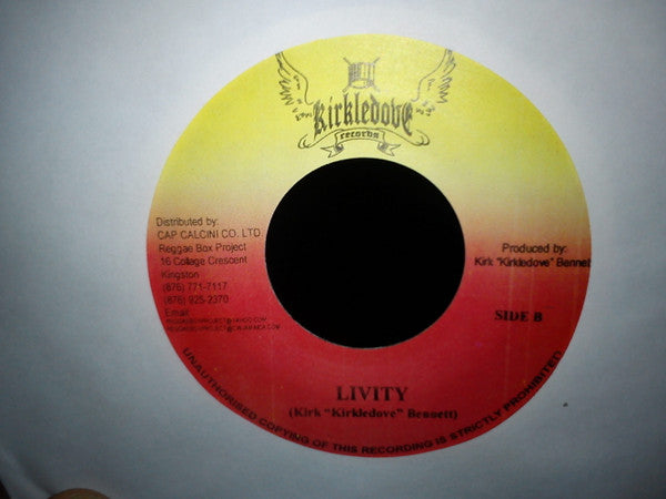 Ginjah : Walking Store (7", Single)