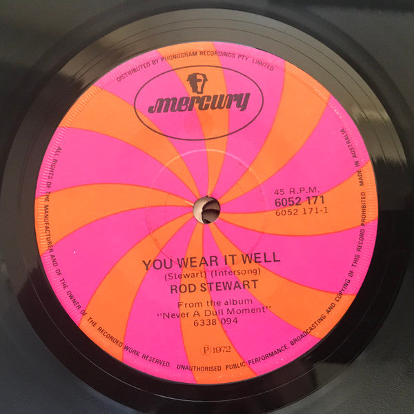 Rod Stewart : You Wear It Well (7", Single)