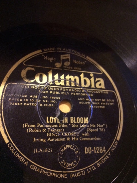 Bing Crosby With Irving Aaronson And His Commanders : Love In Bloom / Give Me A Heart To Sing To (Shellac, 10")