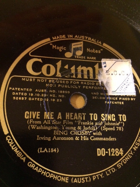 Bing Crosby With Irving Aaronson And His Commanders : Love In Bloom / Give Me A Heart To Sing To (Shellac, 10")