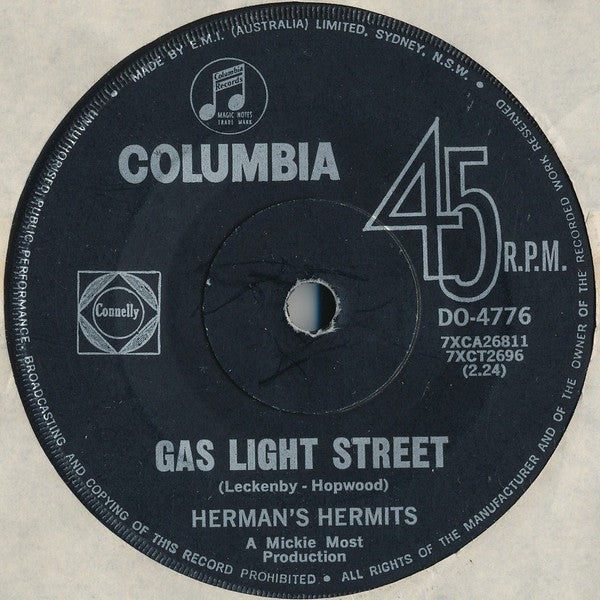 Herman's Hermits : There's A Kind Of Hush / Gas Light Street (7", Single)