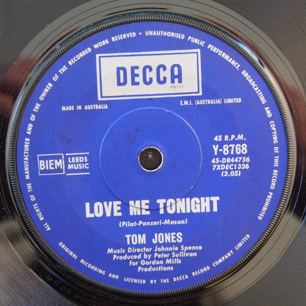 Tom Jones : Love Me Tonight (7", Single)