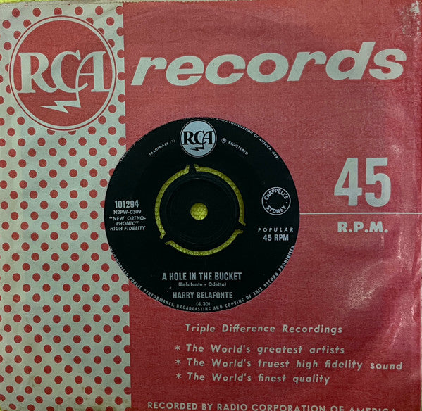 Harry Belafonte : A Hole In The Bucket (7", Single)