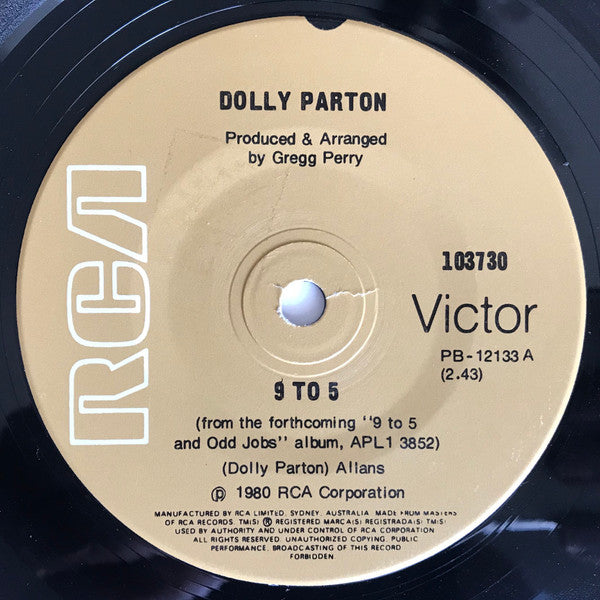 Dolly Parton : 9 To 5 / Sing For The Common Man (7", Single)