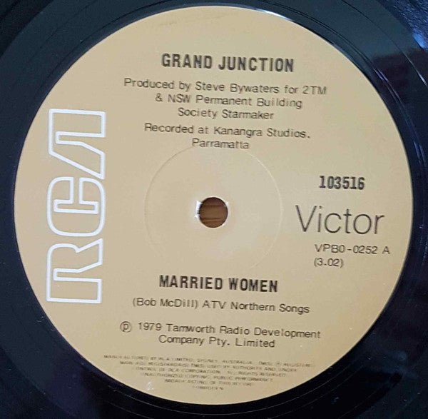Grand Junction : Married Women / Three Plaster Ducks (7", Single)