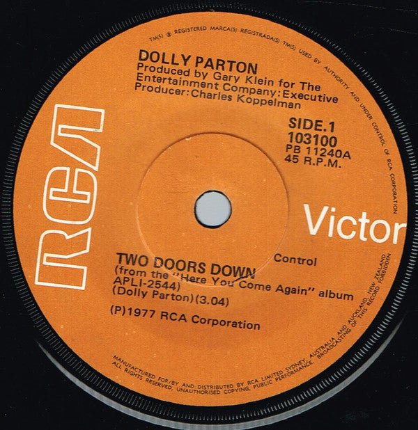 Dolly Parton : Two Doors Down (7", Single)