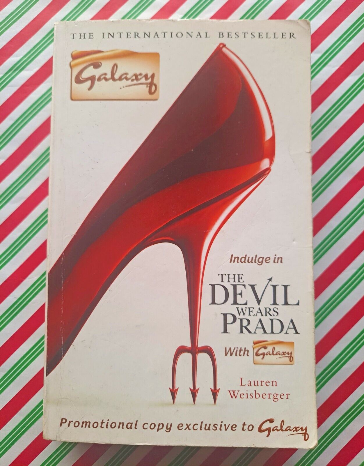 The Devil Wears Prada (Paperback) by Lauren Weisberger - Anna Wintour
